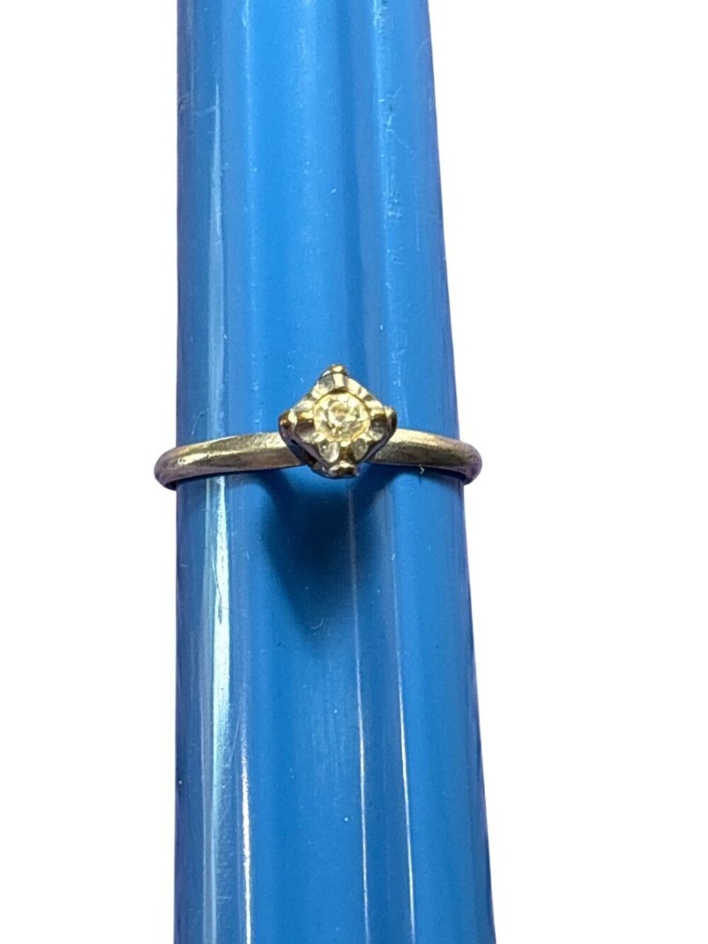 Vintage Silvertone Clear Rhinestone Ring Size 9 Some Metal Wear